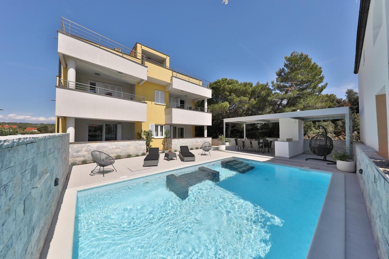 Luxury Villa Nada With Pool Petrcane Exterior photo